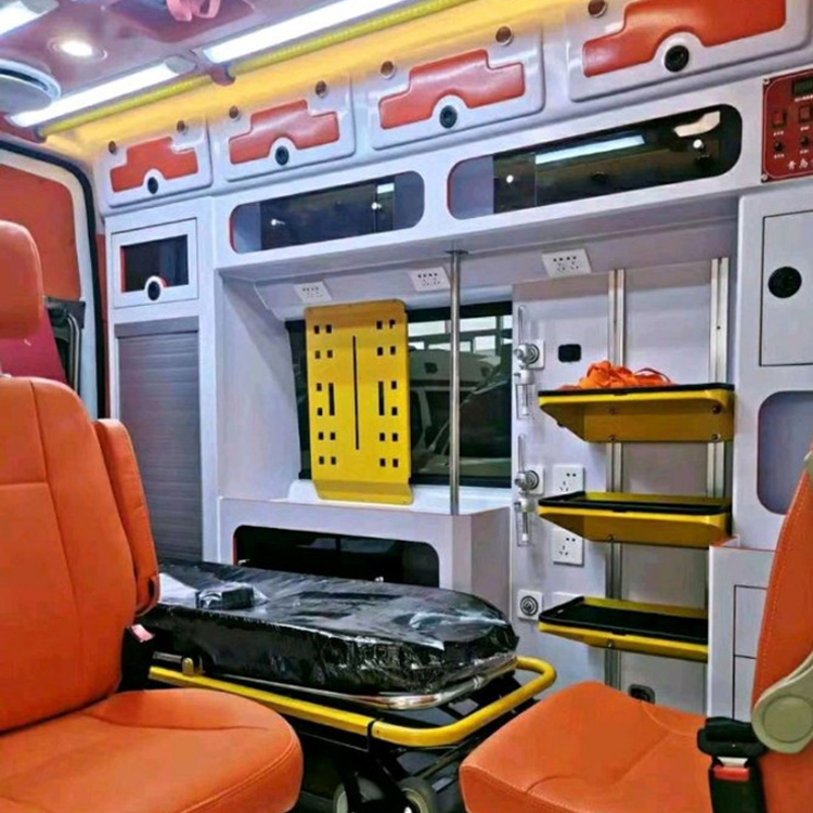 迎江长途救护车护送病人租赁价格